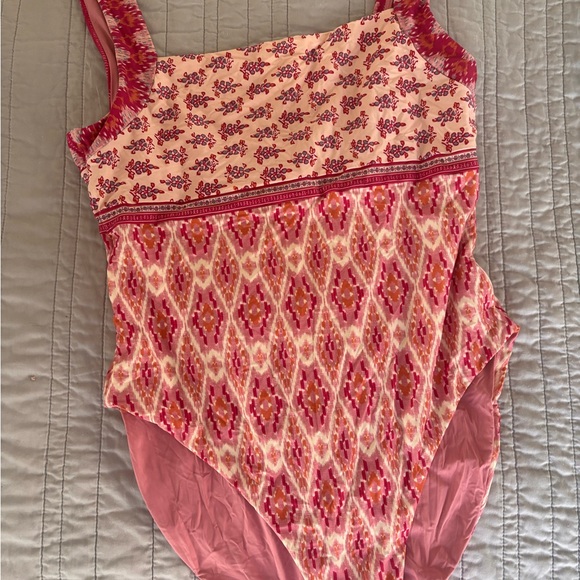 Faherty One-Piece Swimsuit - Picture 5 of 8